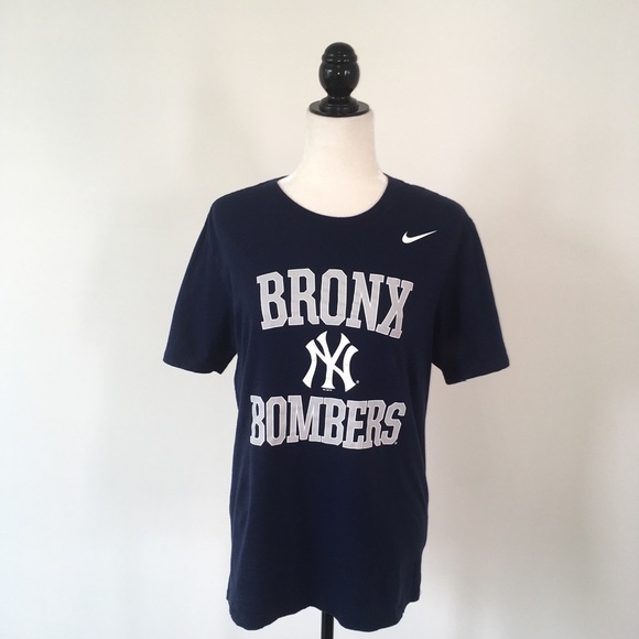 Nike Tops - Nike New York Yankees T-Shirt